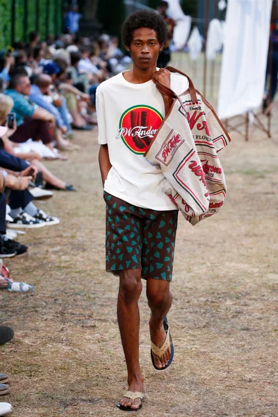 Look 28